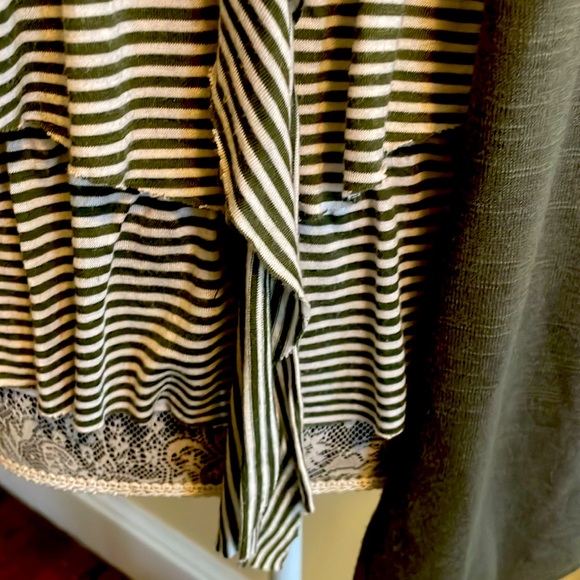 HeartSoul Women’s Top - Picture 9 of 12